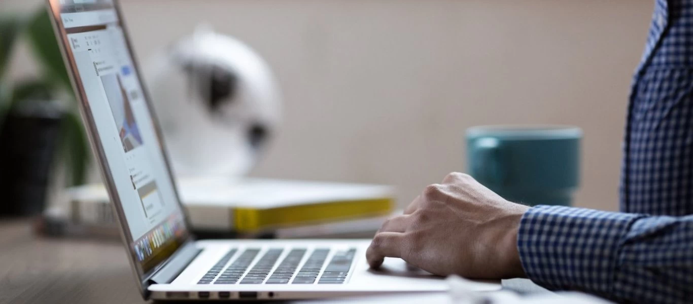 Όσα ισχύουν για την πλατφόρμα «Ψηφιακή Μέριμνα» που θα προσφέρει τεχνολογικό εξοπλισμό σε οικογένειες και νέους